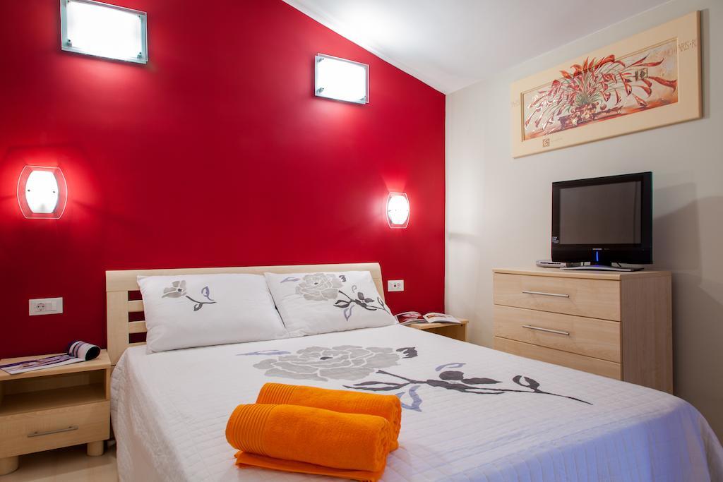 Apartments Toni Омиш Номер фото
